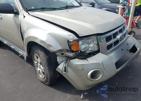 2011 Ford Escape Limited z USA, uszkodzony, nr VIN 1FMCU9E71BKC12310